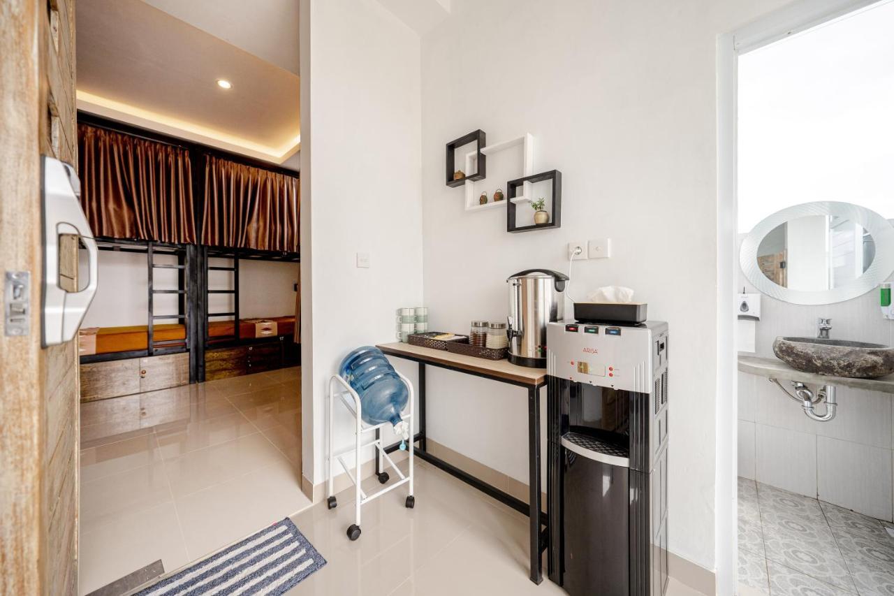 The Moon Hostel Batununggul Экстерьер фото
