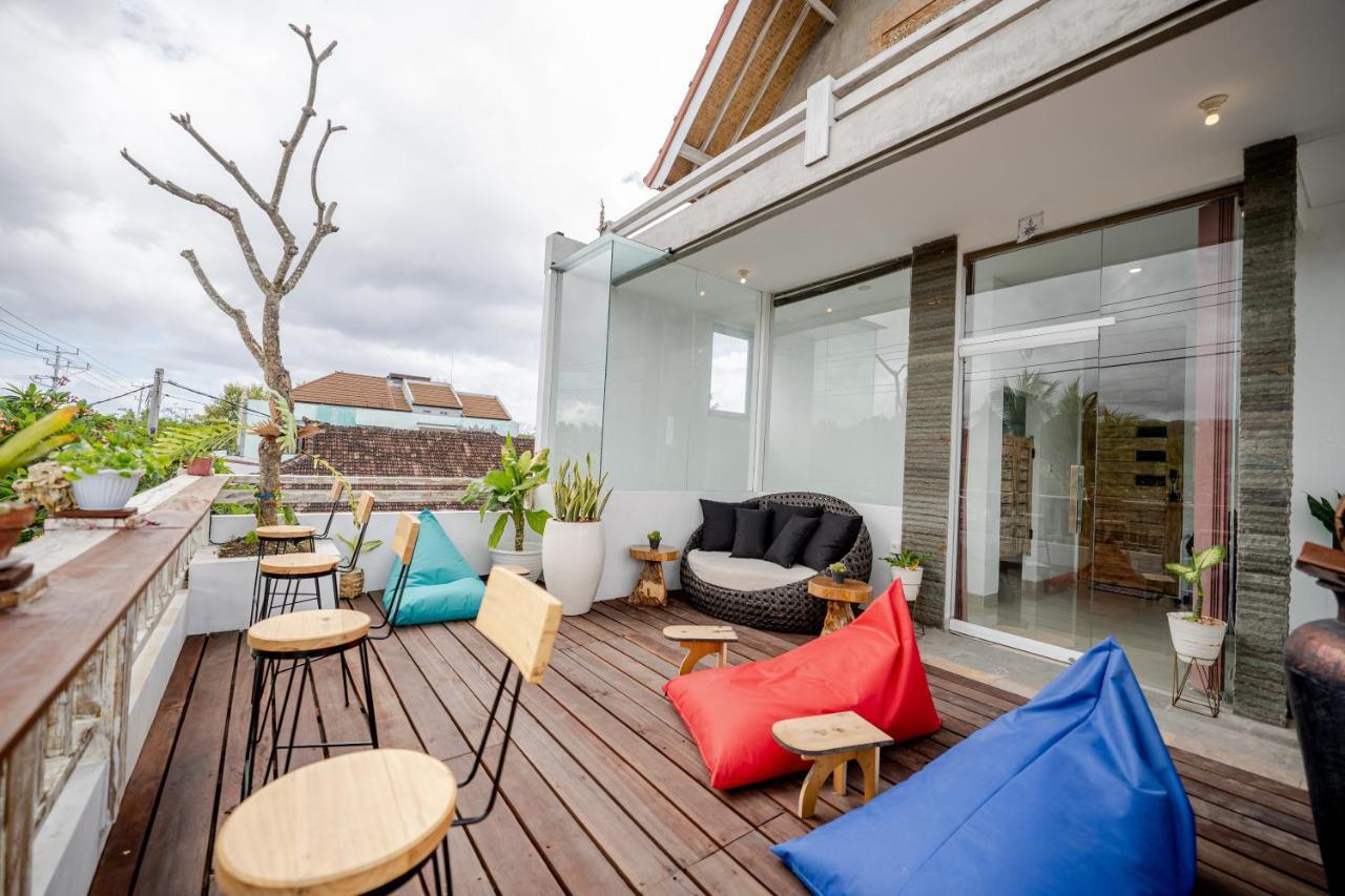 The Moon Hostel Batununggul Экстерьер фото