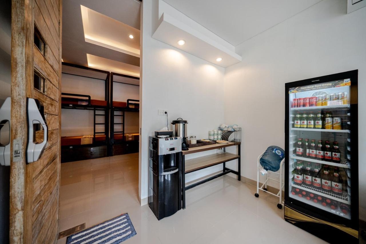 The Moon Hostel Batununggul Экстерьер фото